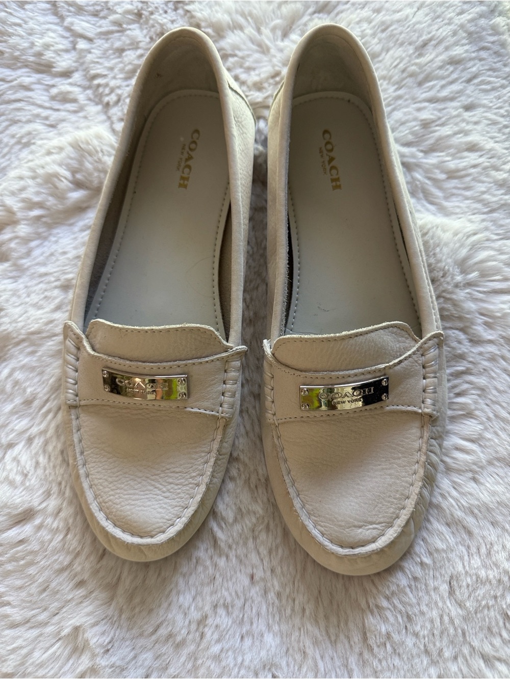 Coach Fredrica slip on pebbled Leather Loafers Cream/Beige Size 8